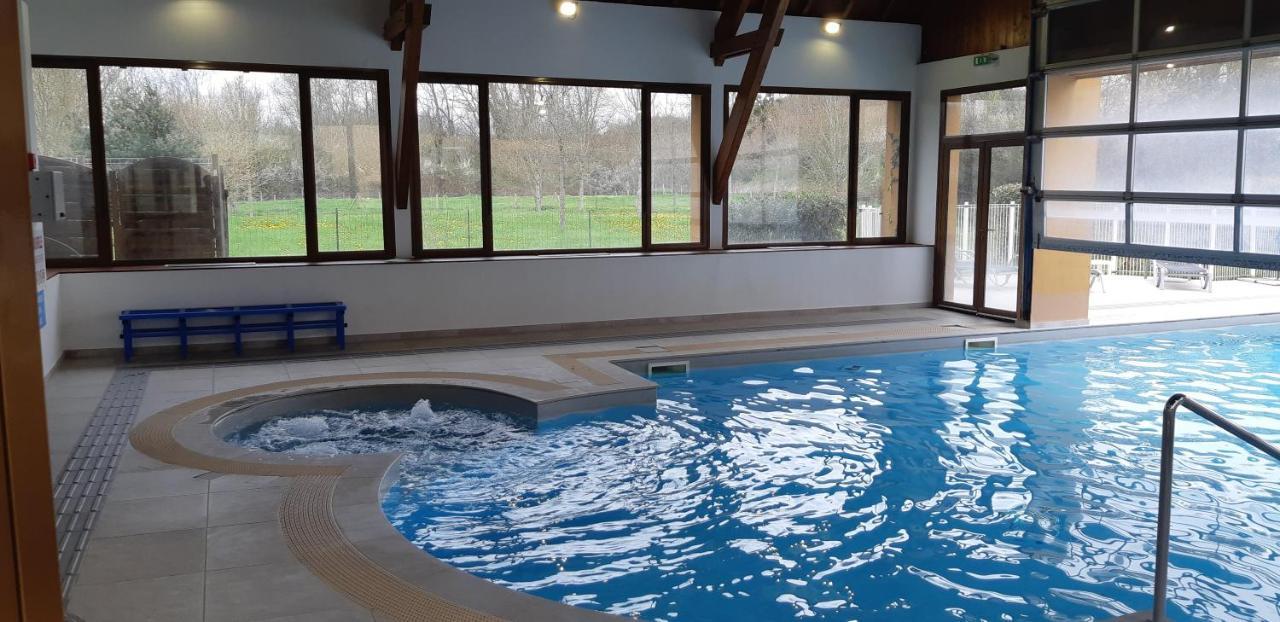 Avec Piscine *